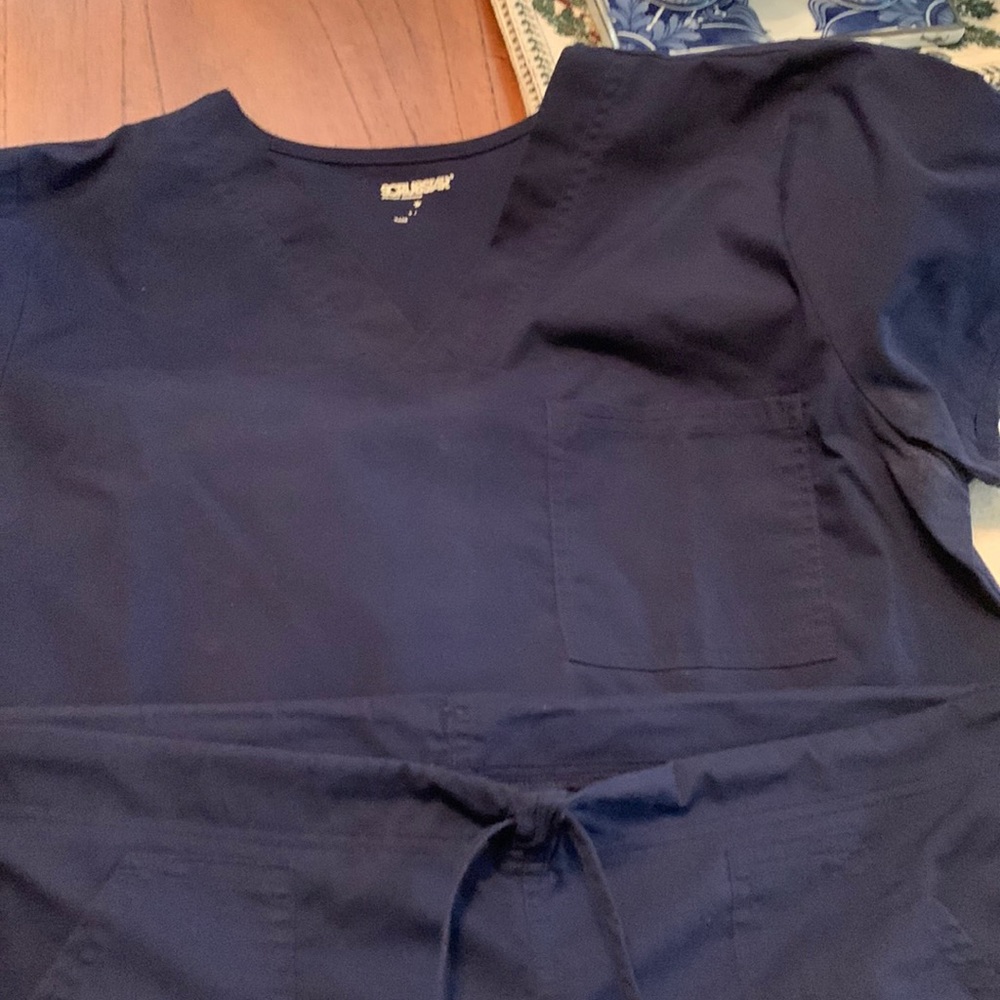 Scrub in very good condition worn 3 times